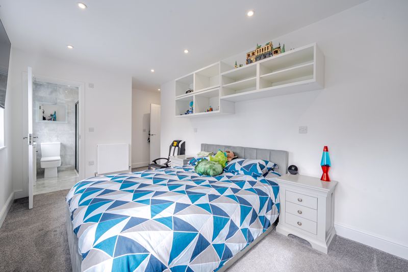 Bedroom- click for photo gallery